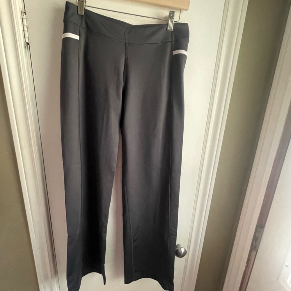 Lululemon Yoga Pants.  B7